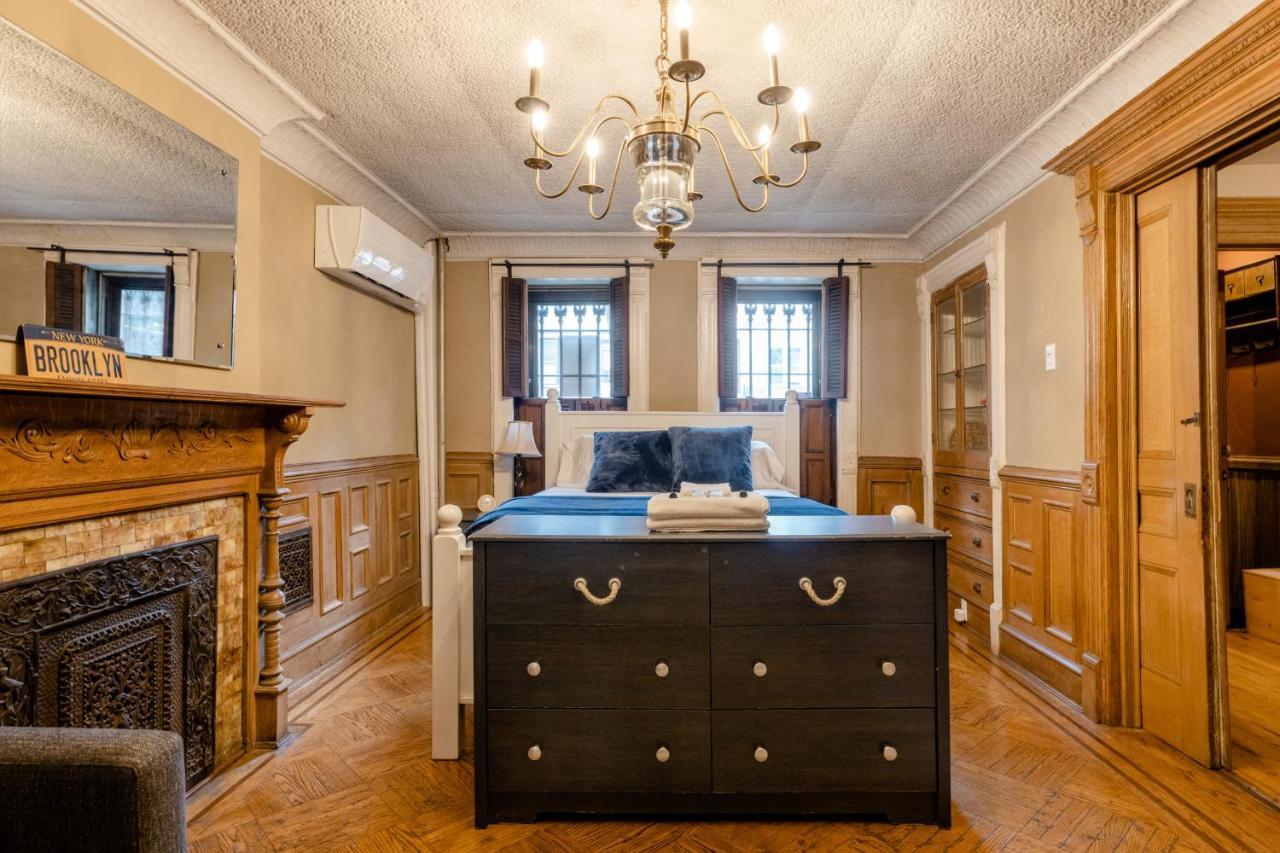 Apartment 1899 Historic Luxury Brooklyn Brownstone *
