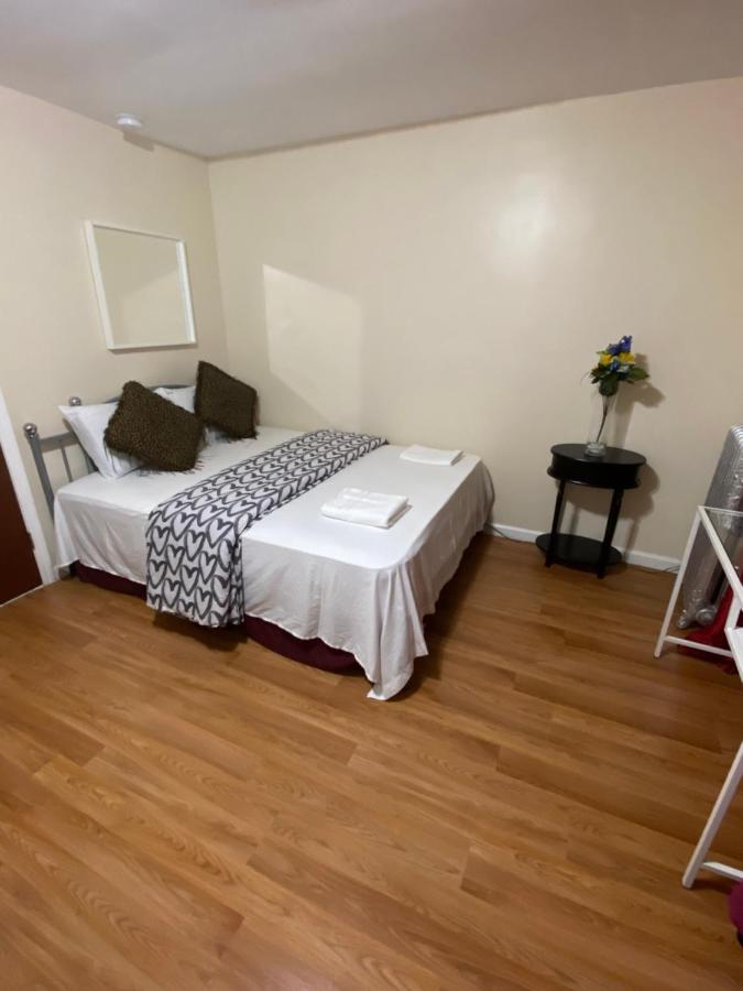 A Great In Queens Guest house