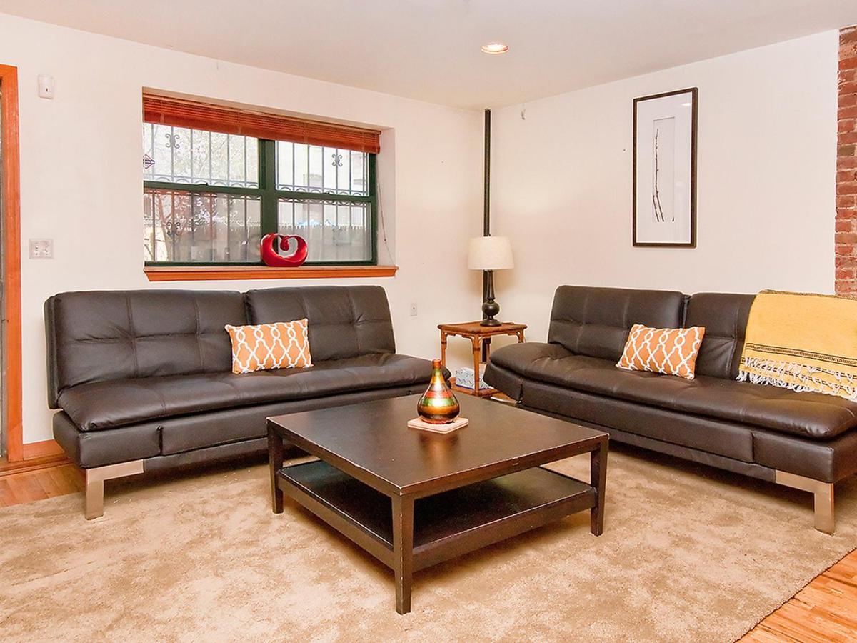 Douglas-2 Apartment