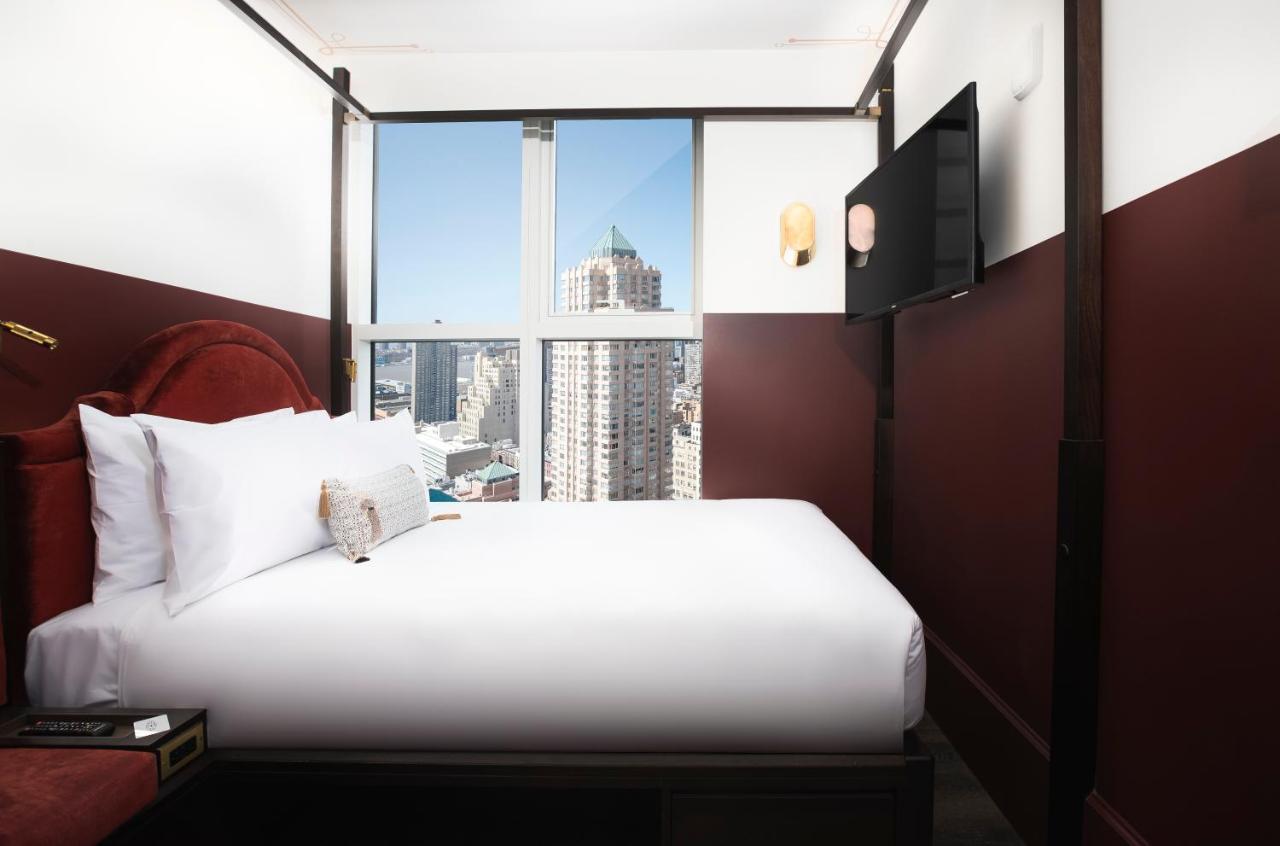 Civilian 4* Nova York