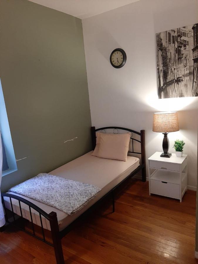 Private Near Lincoln Center Albergue *