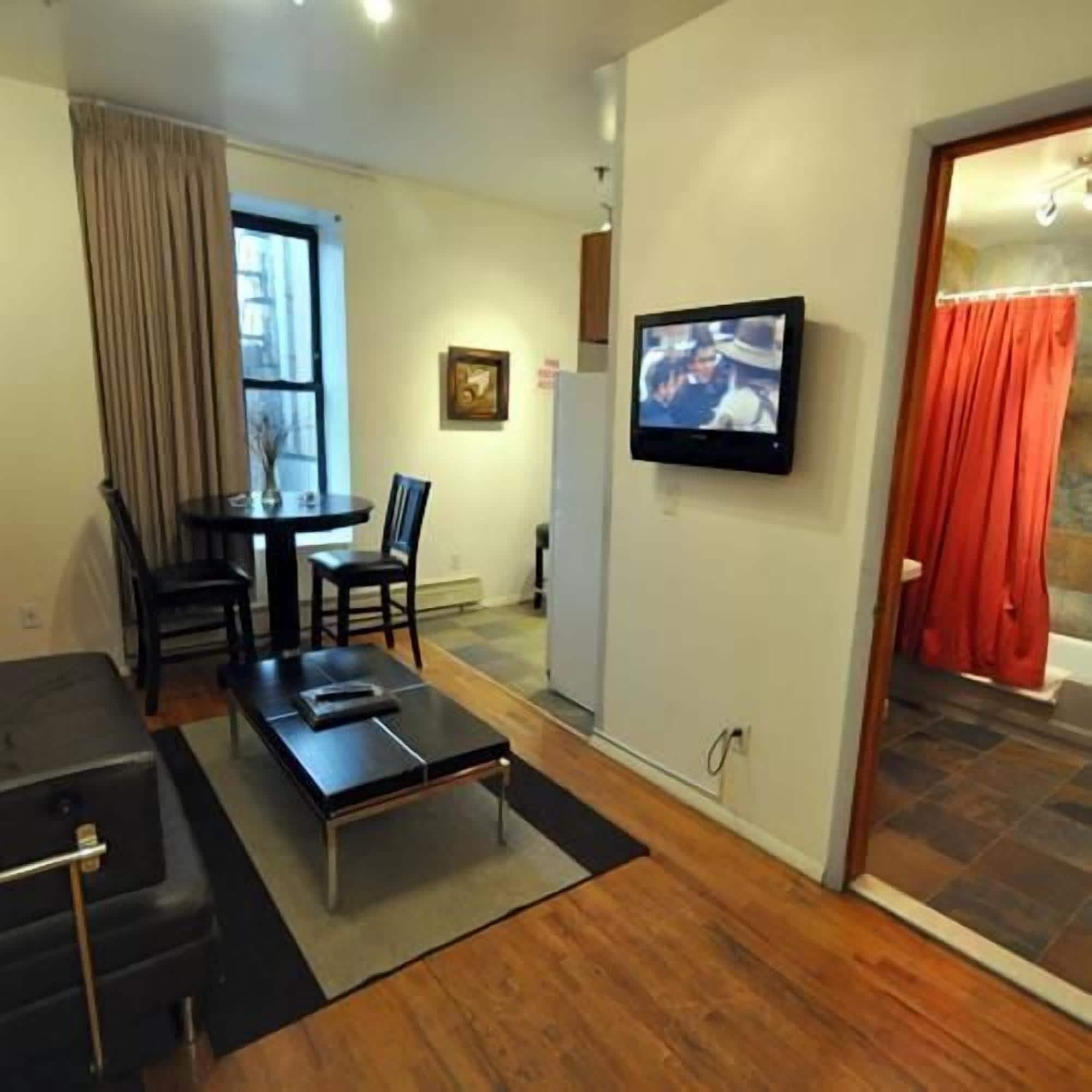 Hotel Off Soho 2*