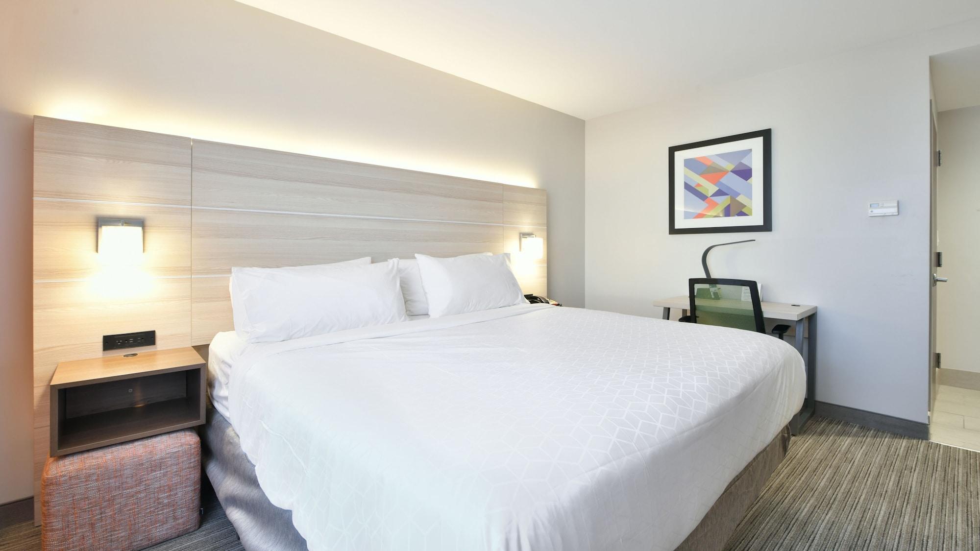 Express Staten Island West Hotel 3*