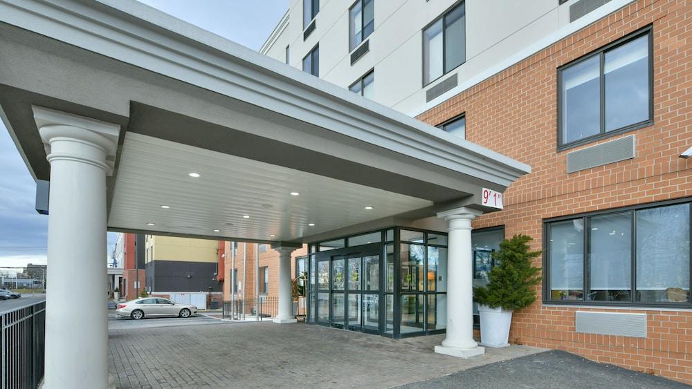 Hotel Express Staten Island West