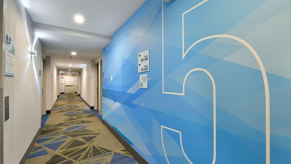 Hotel Express Staten Island West 3*