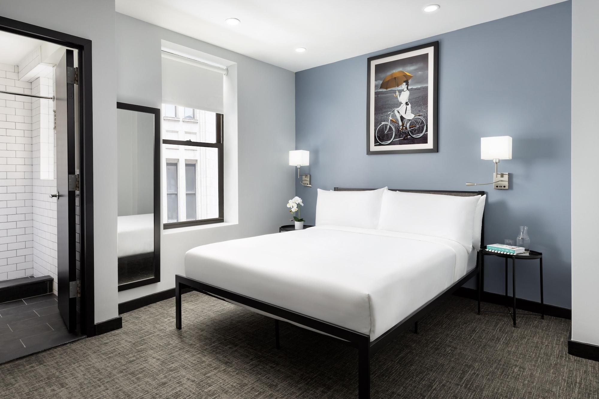 Oyo Times Square 4*
