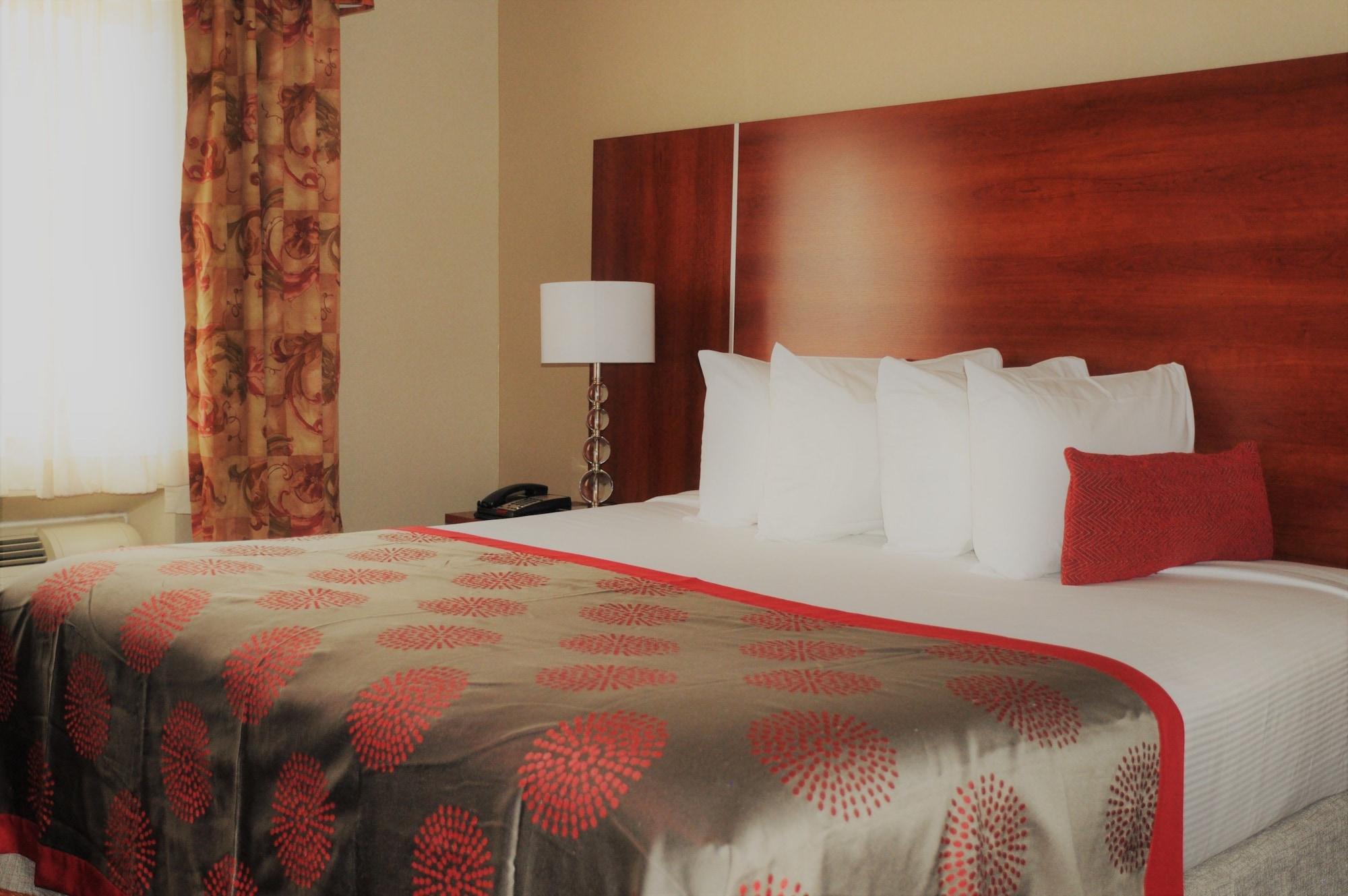 Ramada By Wyndham Staten Island 3*
