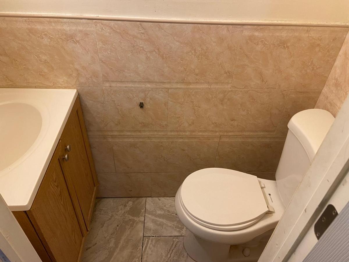A Pleasant In Queens Guest house