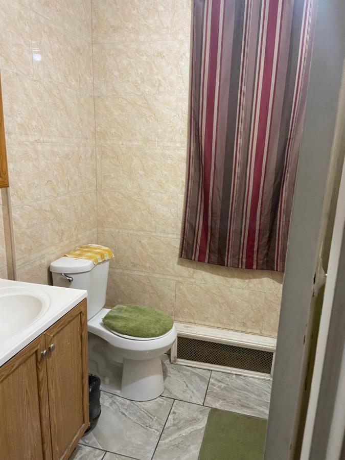 Guest house A Pleasant In Queens