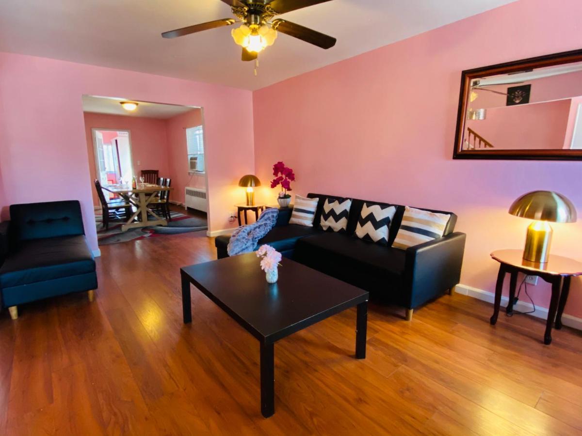 The Pink Paradise Apartment *