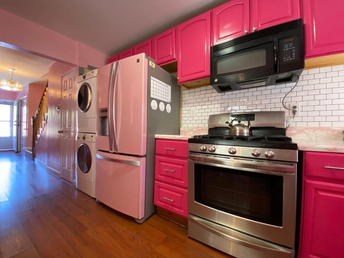 The Pink Paradise * New York