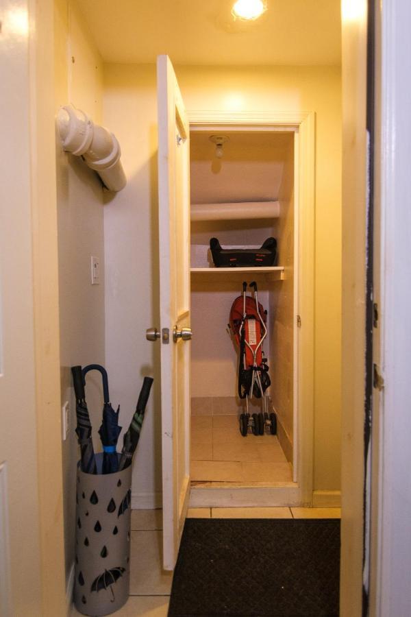 Elegant 2 Bedroom W Modern Amenities Apartment