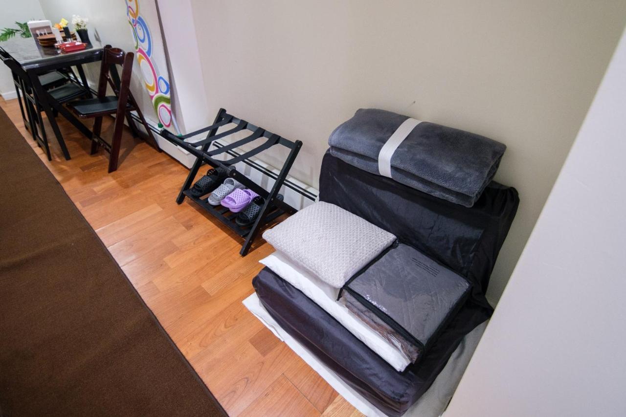 Elegant 2 Bedroom W Modern Amenities Apartment *