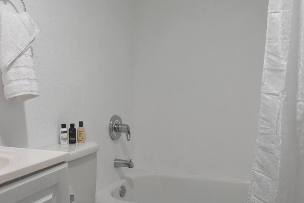 2 Ptivet Bedroom,1 Bathroom,kitchen,self Check In,free Parking New York