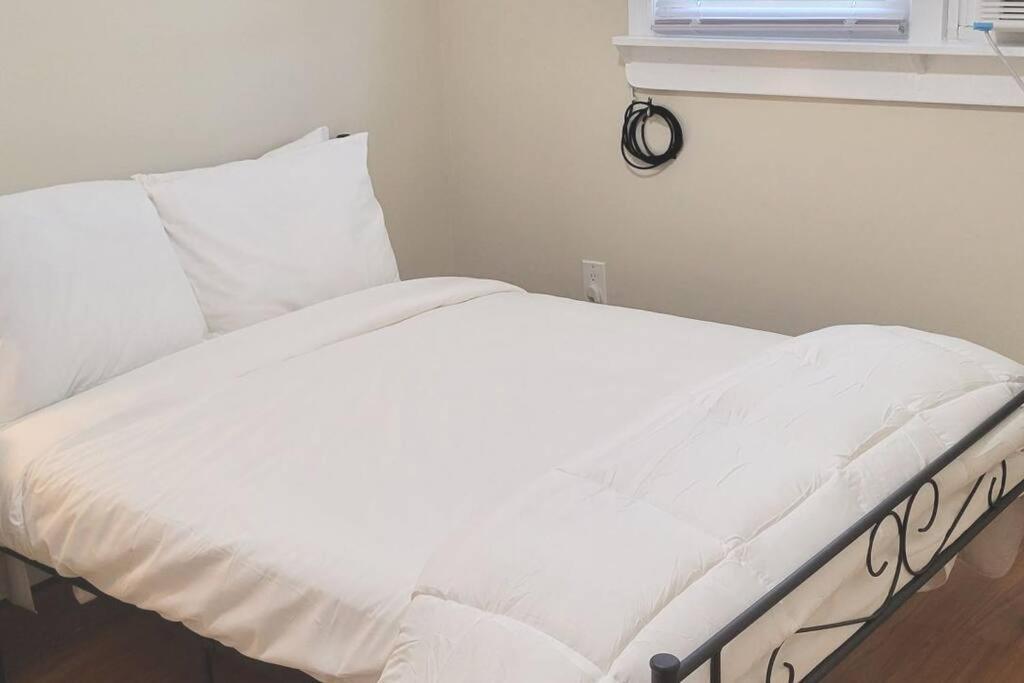 2 Ptivet Bedroom,1 Bathroom,kitchen,self Check In,free Parking New York