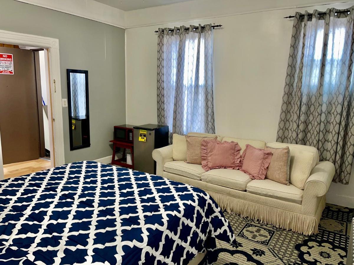 3 Bedrooms 2 Stops To Manhattan Apartment *