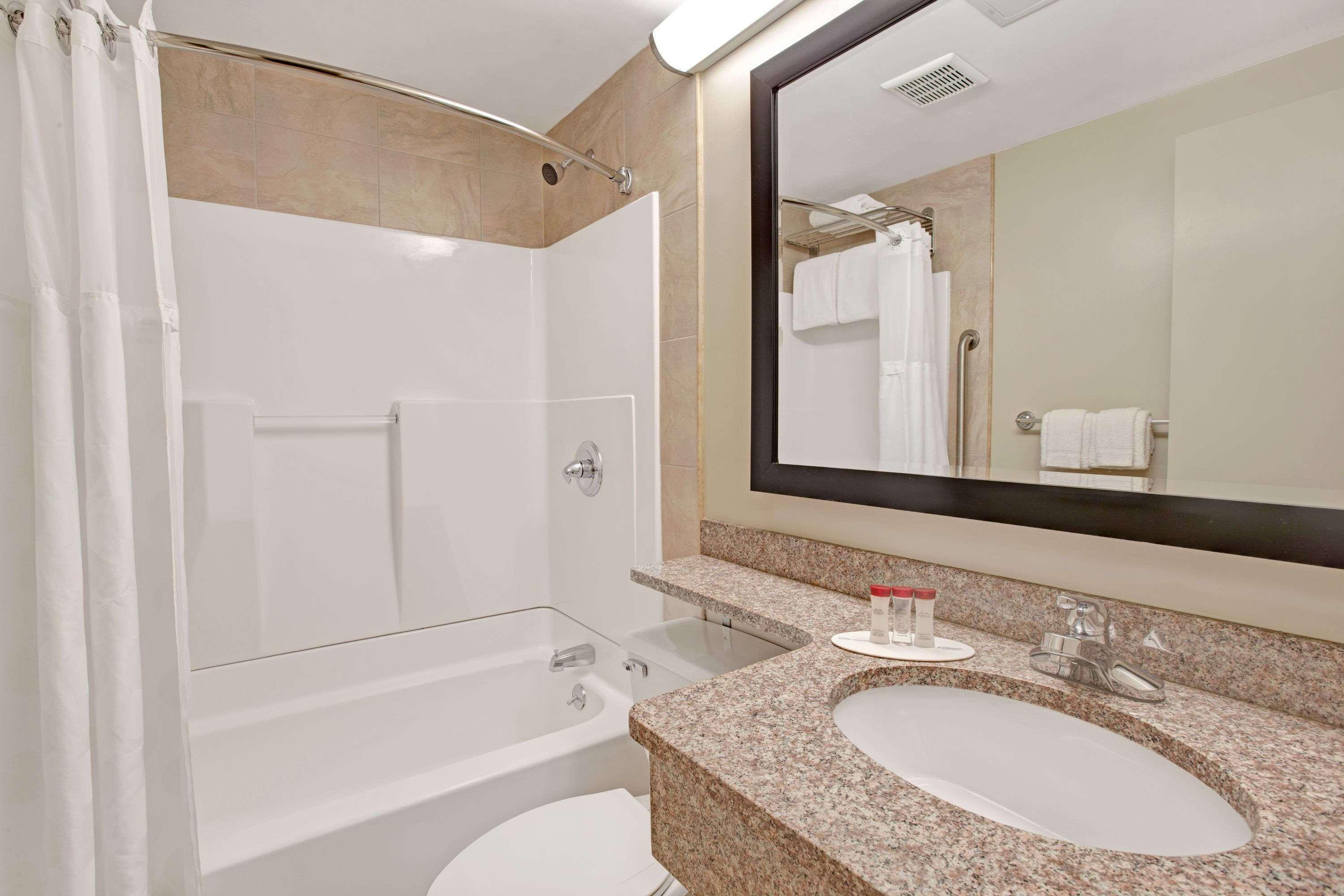 Ramada By Wyndham Staten Island 3* Nova York