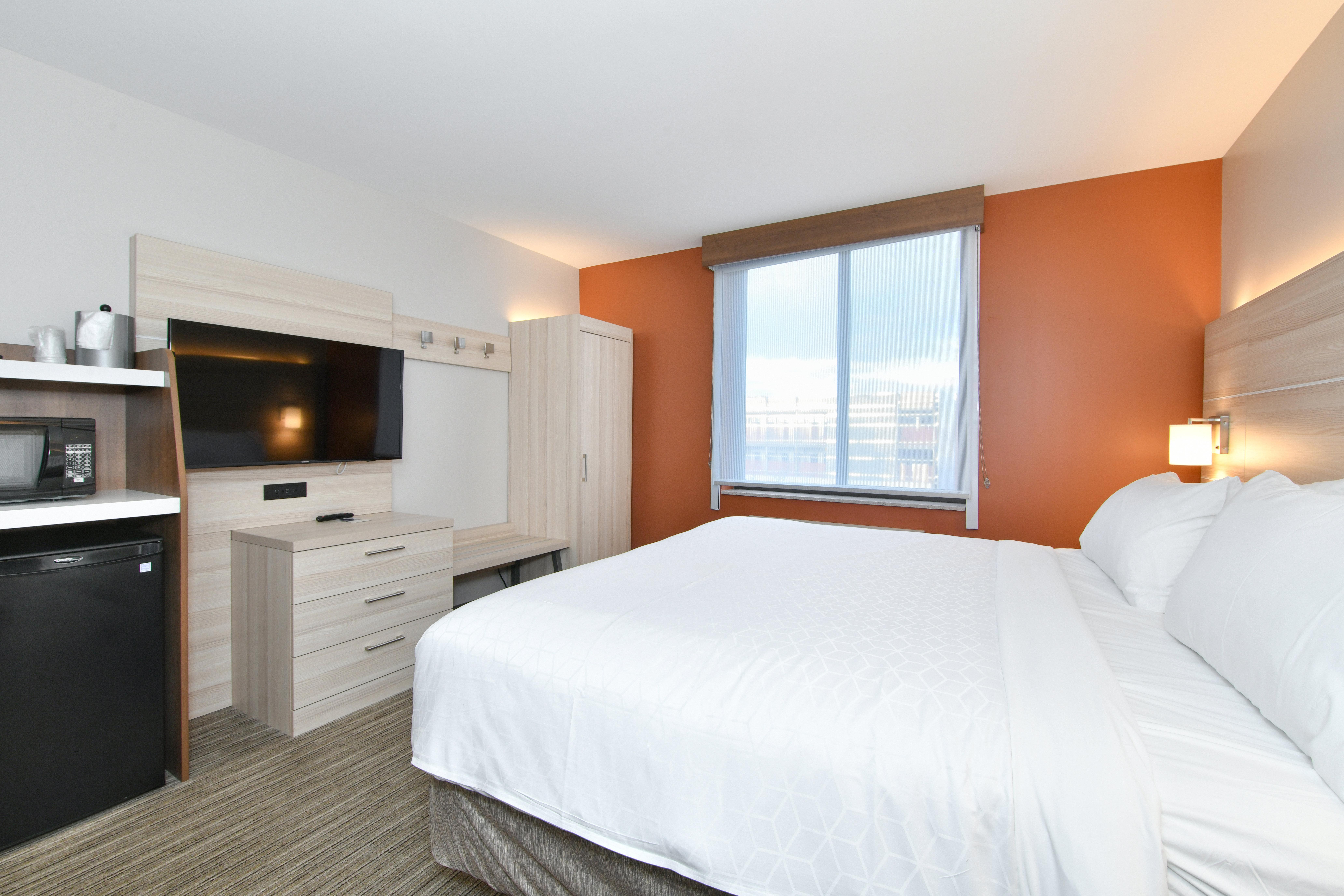 Express Staten Island West Hotel