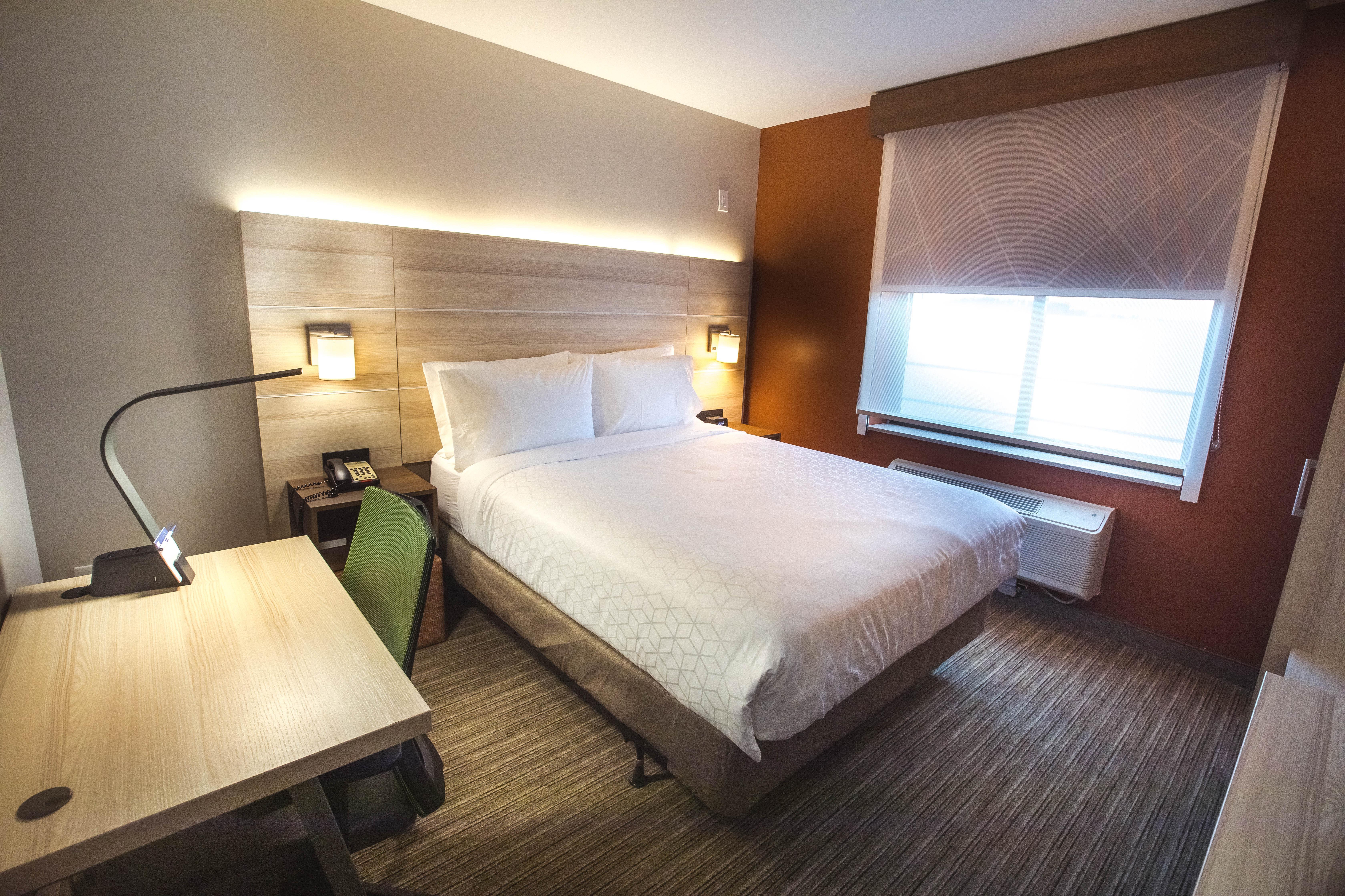Hotel Express Staten Island West
