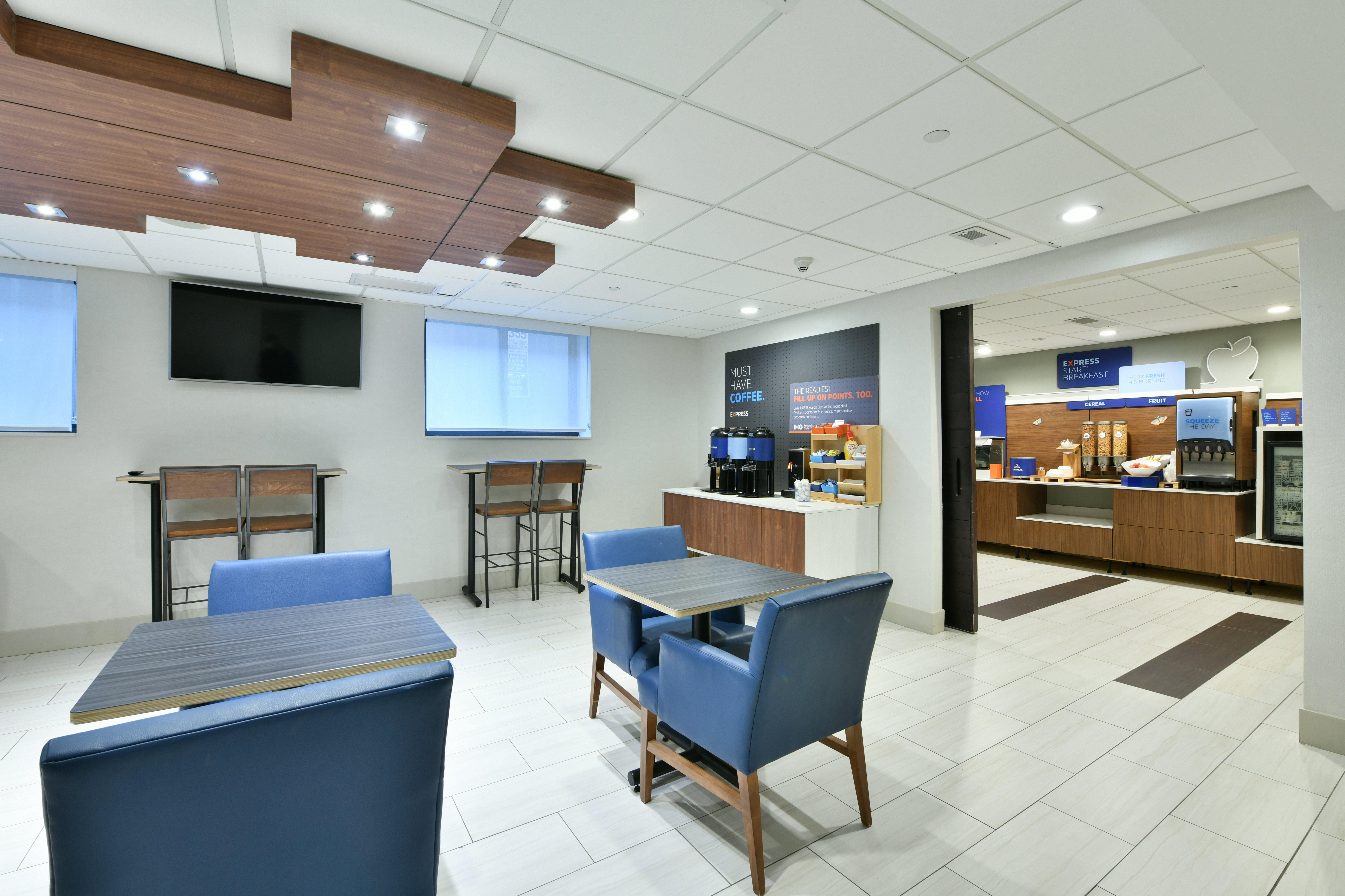 Express Staten Island West 3*