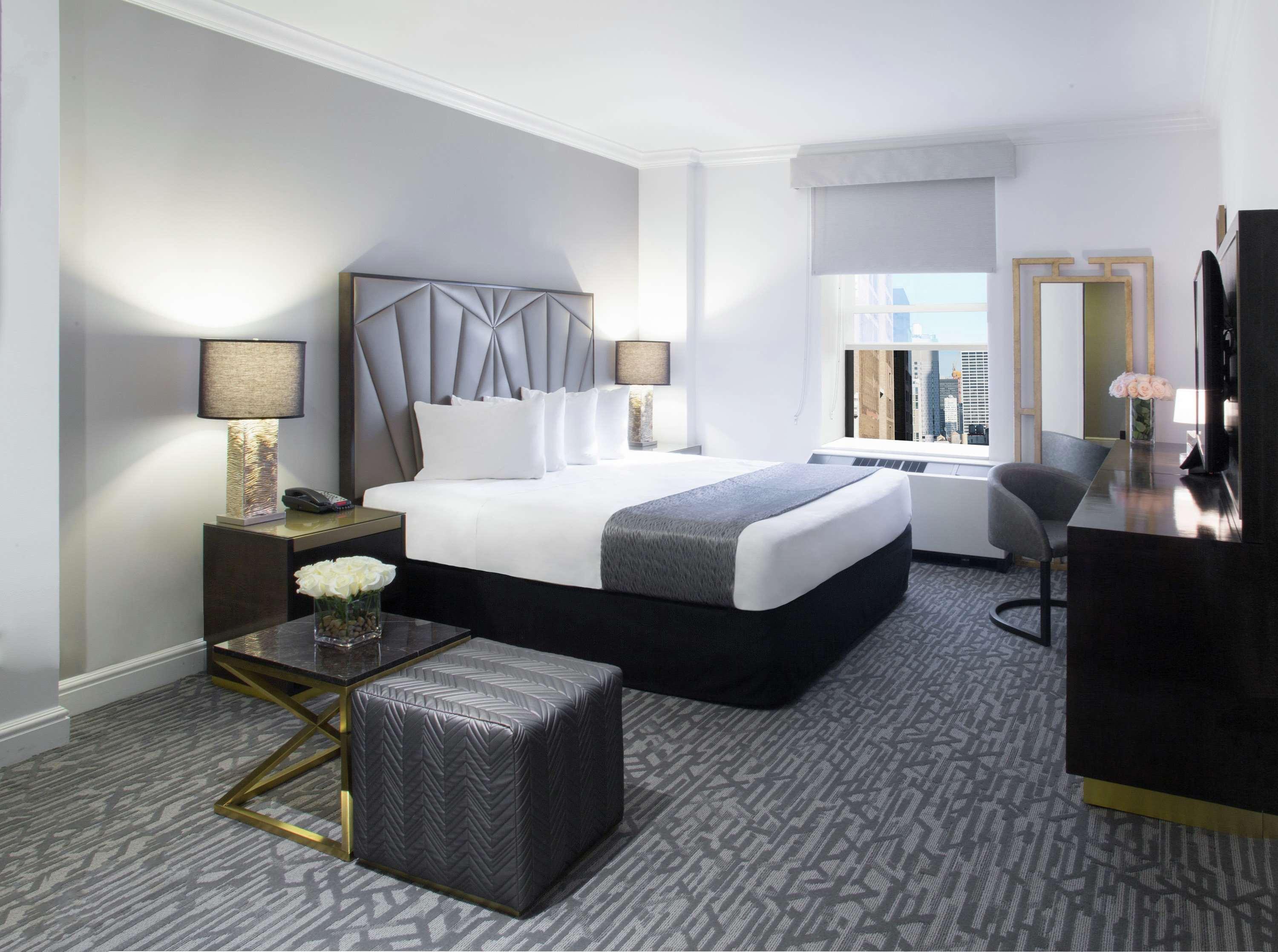 Hotel Martinique On Broadway, Curio Collection By Hilton