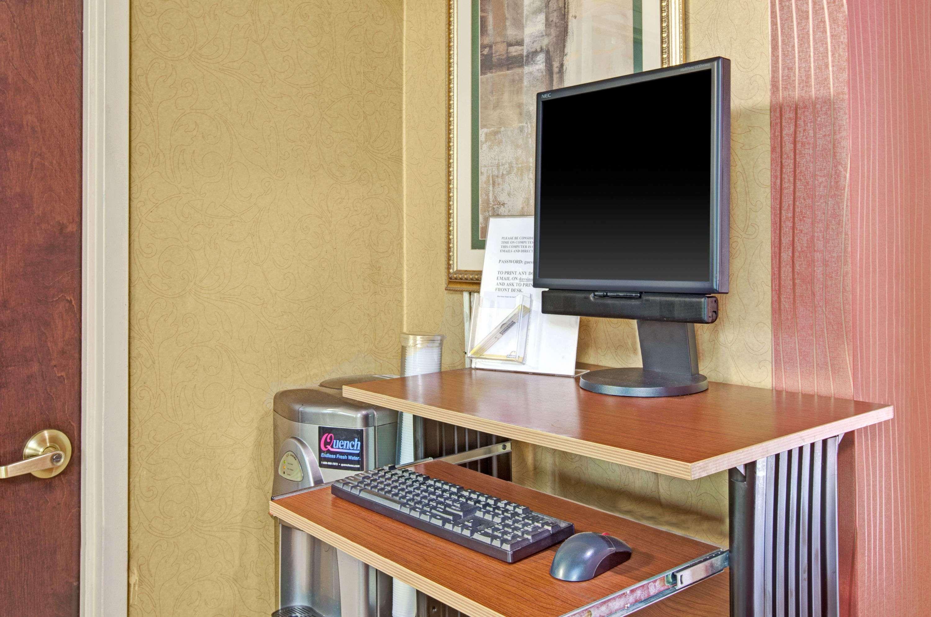 Days By Wyndham Brooklyn Hotel 2*