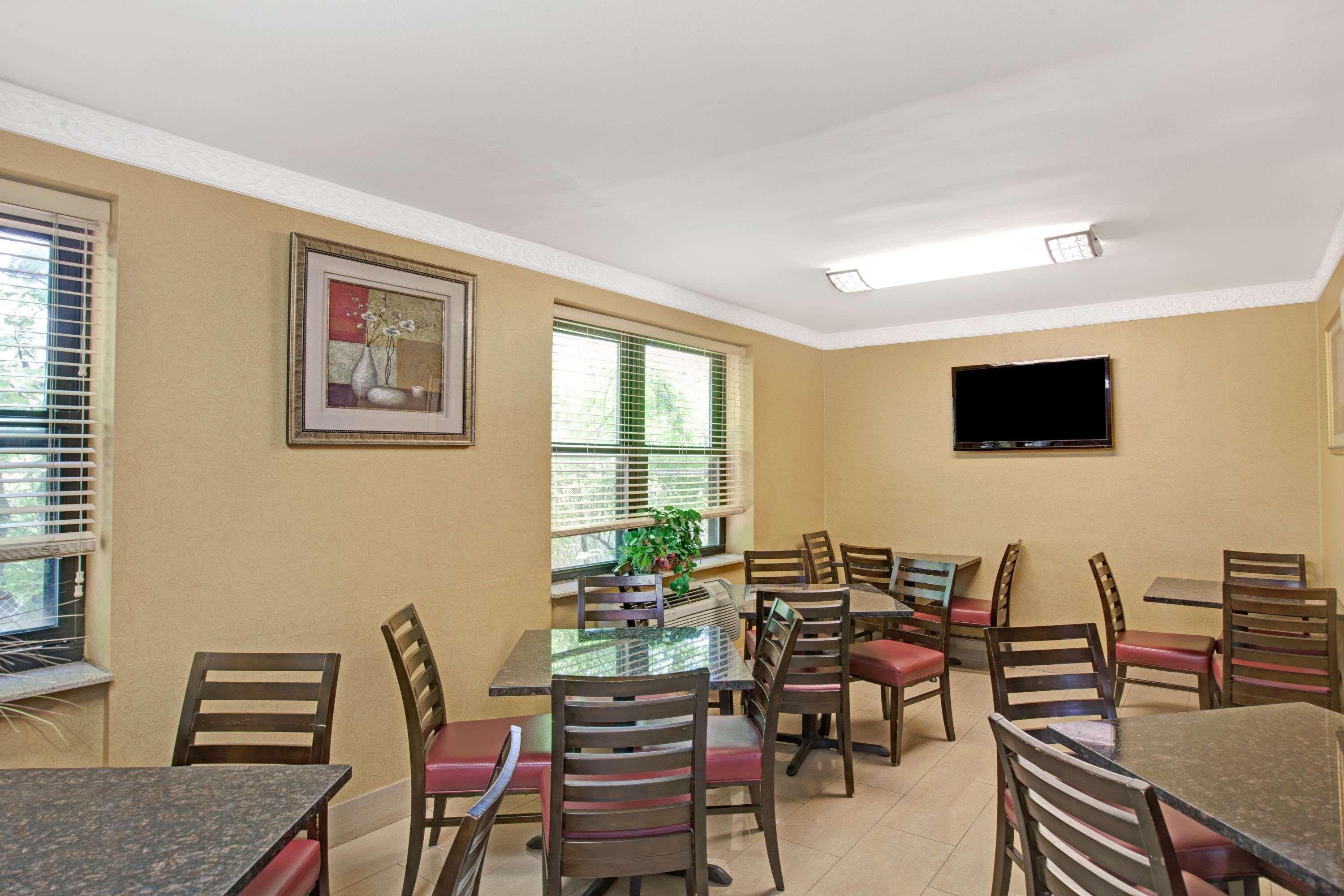 Hotel Days By Wyndham Brooklyn New York