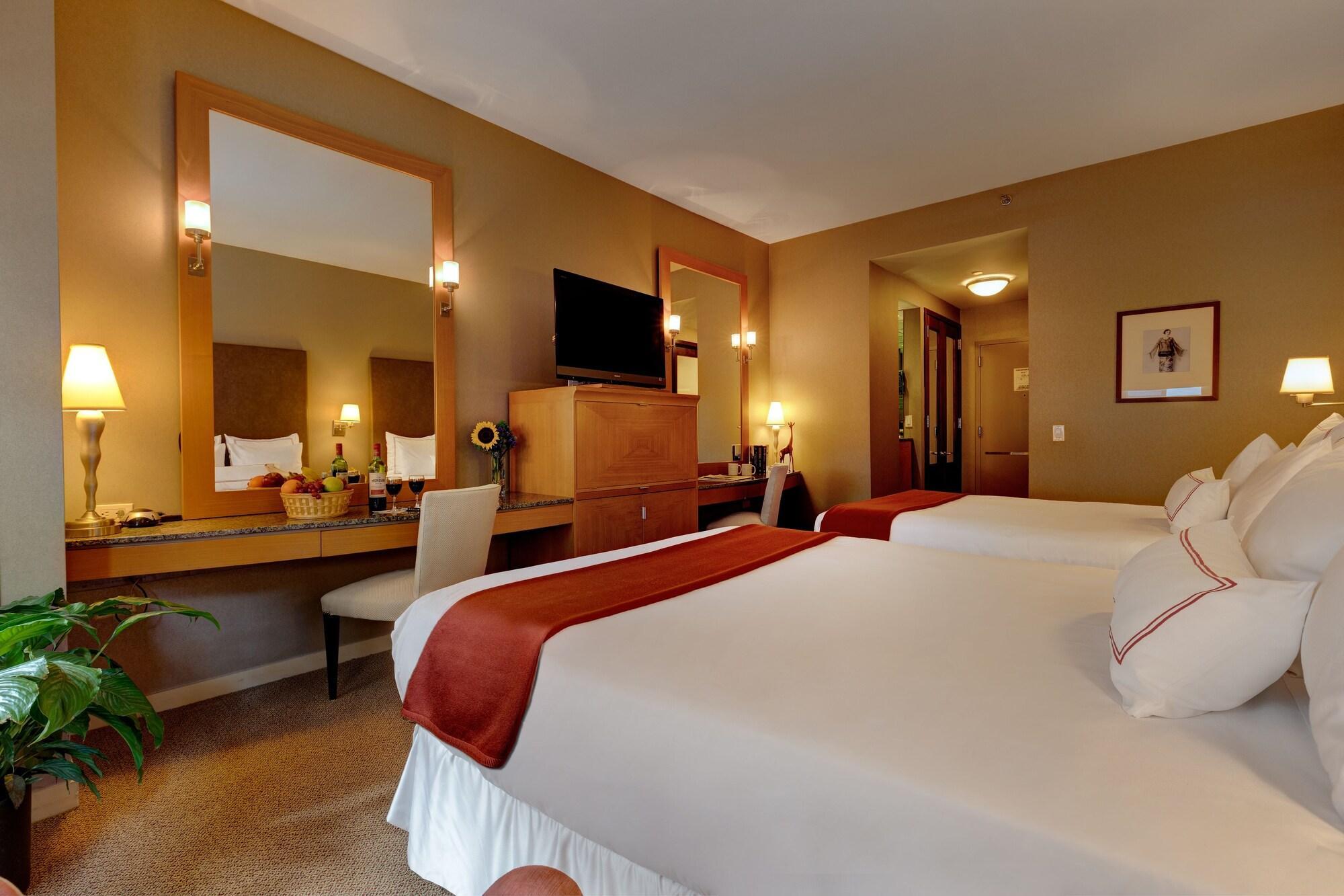 Giraffe By Library Collection Hotel 4*