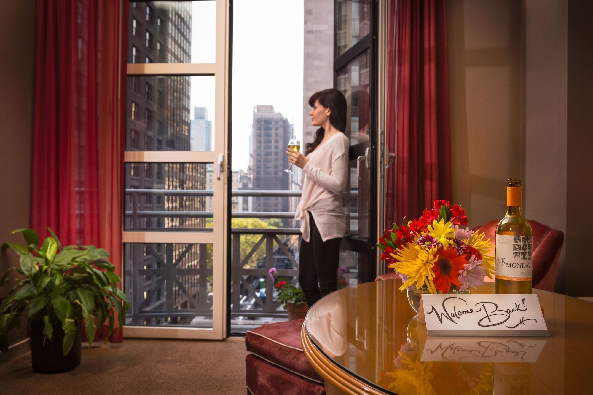Giraffe By Library Collection Hotel