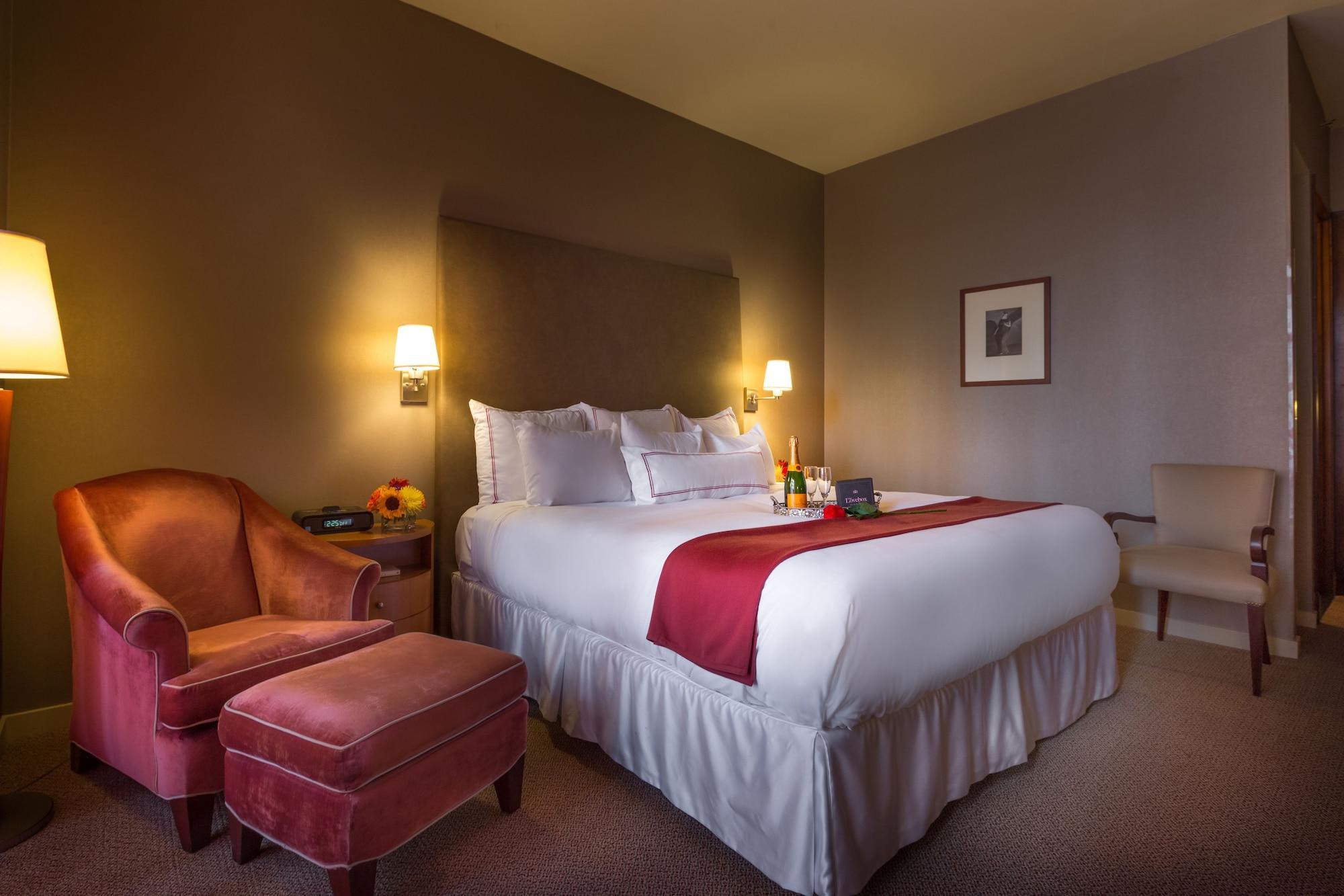 Hotel Giraffe By Library Collection New York
