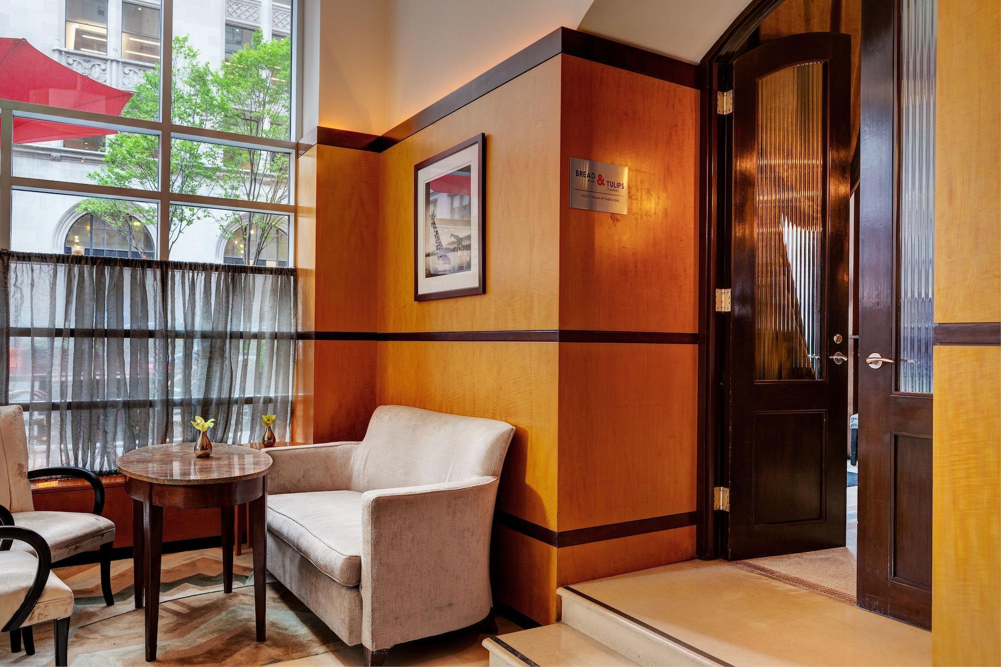 Giraffe By Library Collection 4* New York