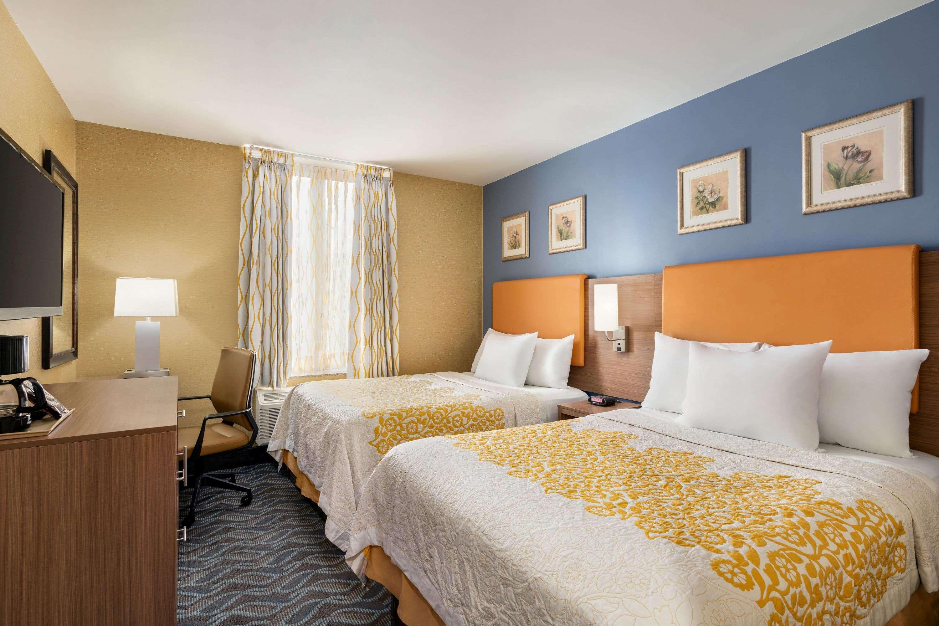 Days By Wyndham Long Island New York