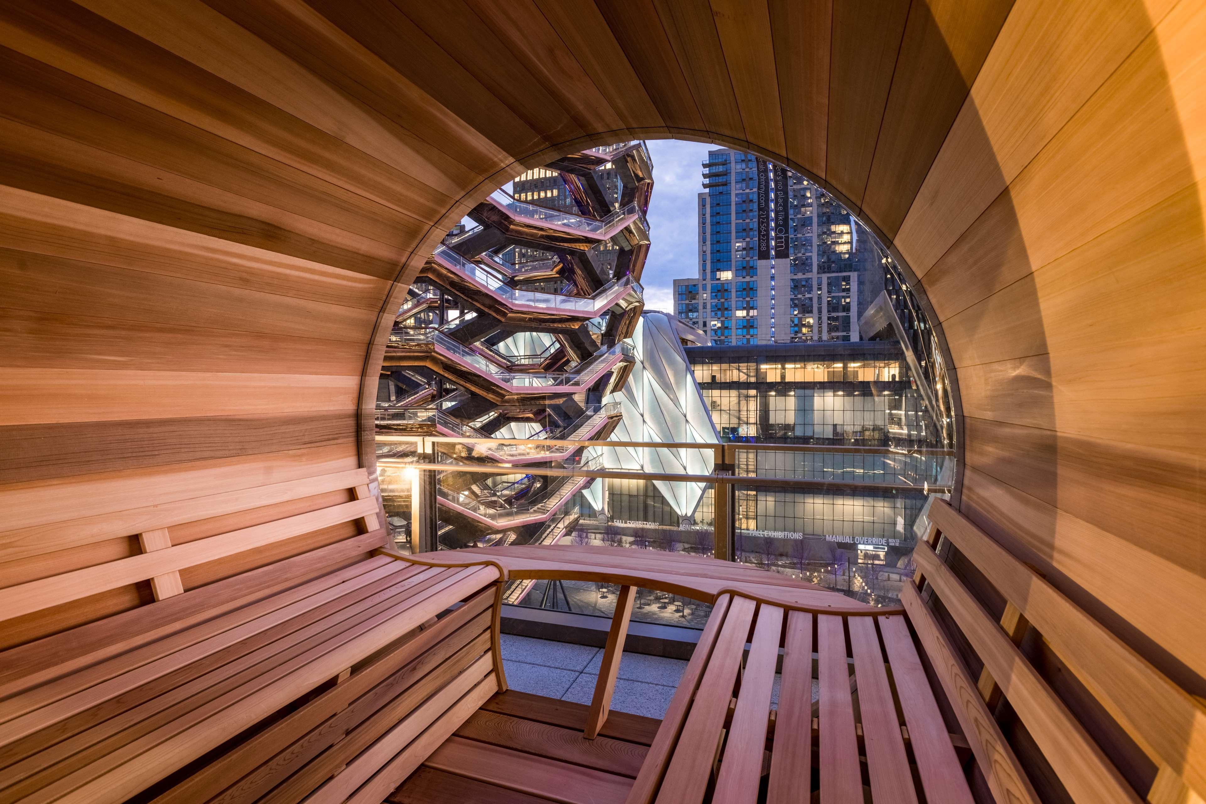 Hotel Equinox