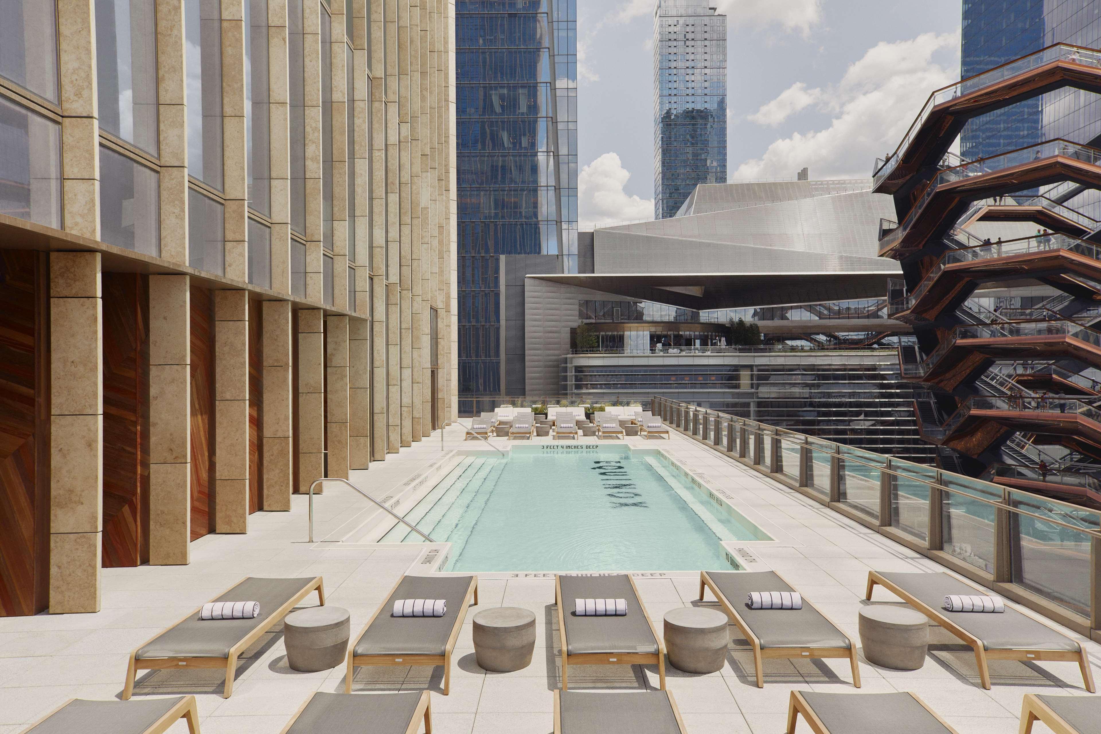 Hotel Equinox 5*