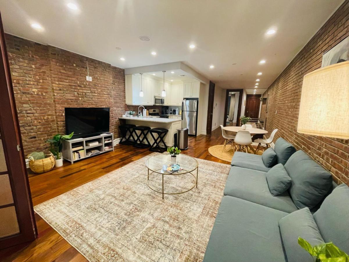 Holiday home Historic Brownstone - Newly Renovated Brownstone On Historic Street With Outdoor Space New York