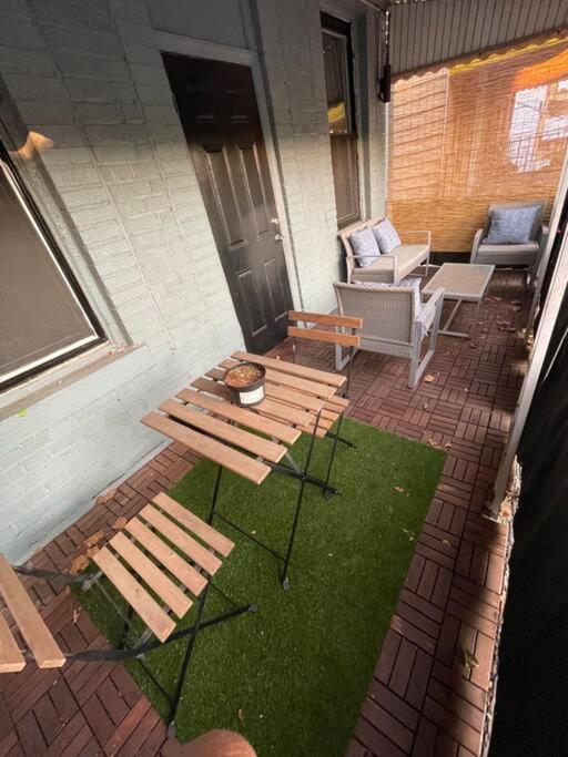 Derive Stays - Affordable Brooklyn Apt. W/ Balcony *
