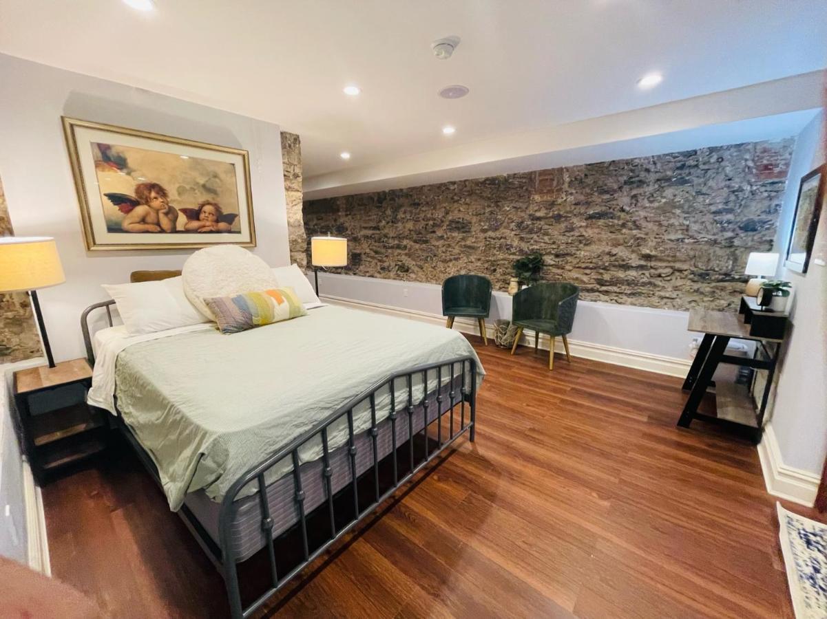 Historic Brownstone - Newly Renovated Brownstone On Historic Street With Outdoor Space *
