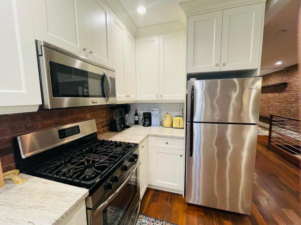 Holiday home Historic Brownstone - Newly Renovated Brownstone On Historic Street With Outdoor Space New York