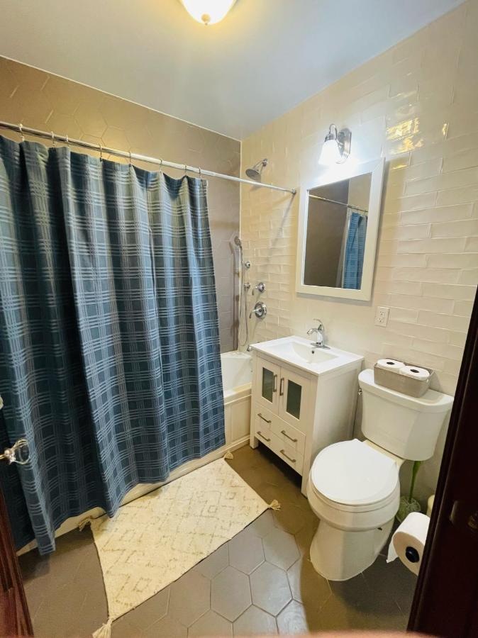 Historic Brownstone - Newly Renovated Brownstone On Historic Street With Outdoor Space Holiday home *