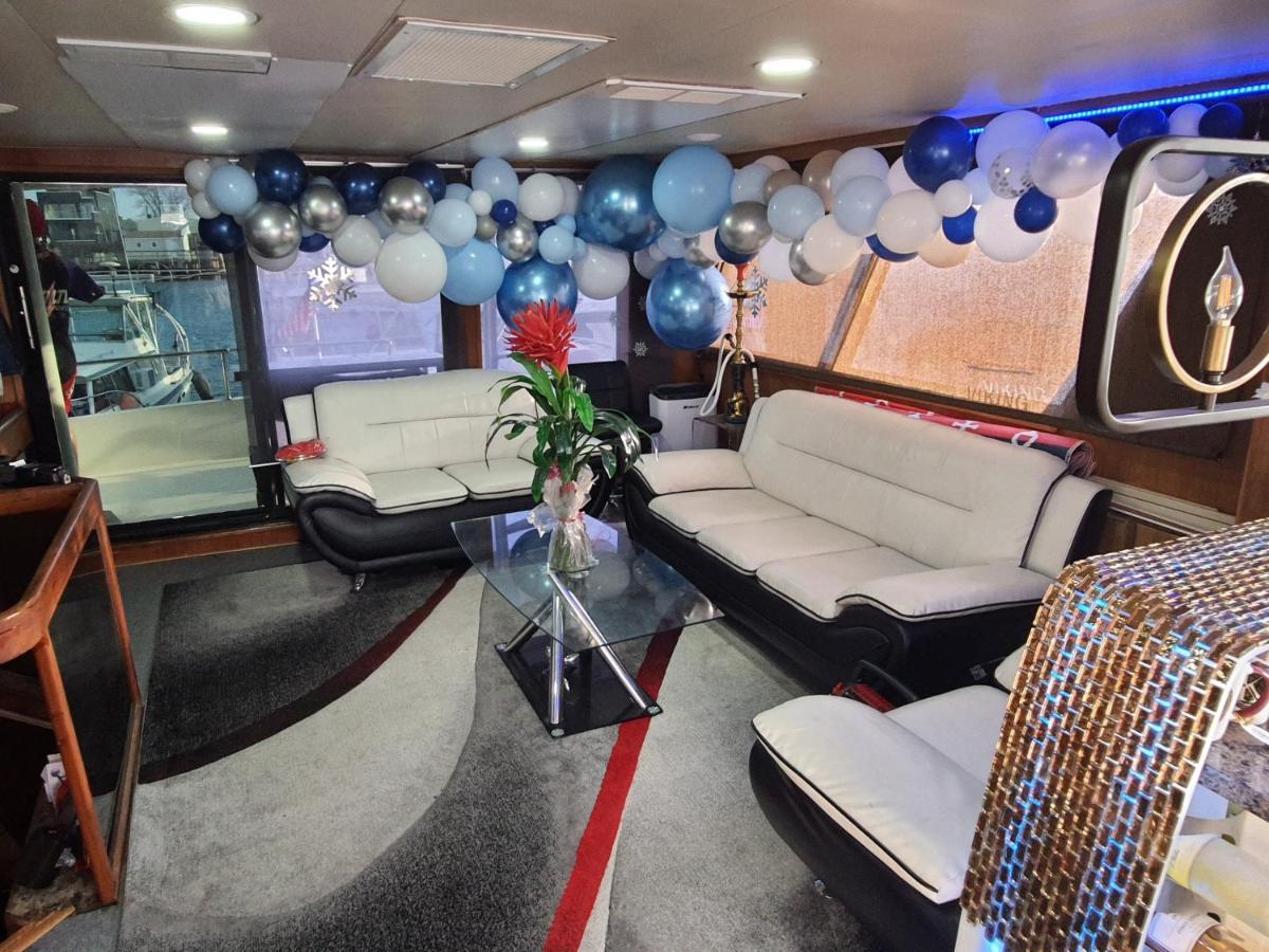 Oceanfront 3-decks @ Yacht New York
