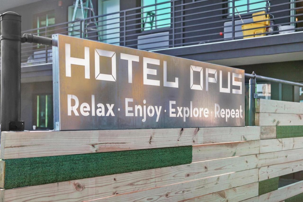 Opus Bronx Near Bay Plaza Mall Hotel 3*