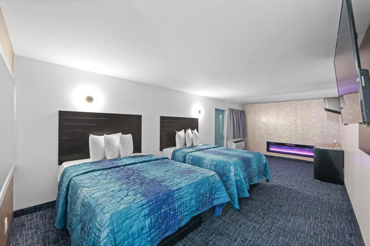 Opus Bronx Near Bay Plaza Mall