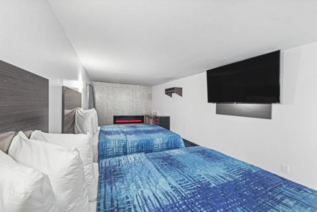 Opus Bronx Near Bay Plaza Mall 3*