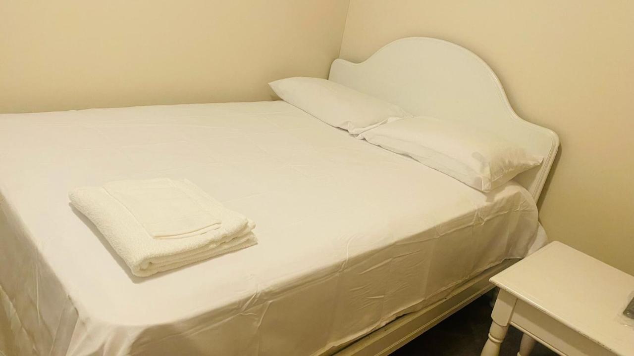 Minutes From Jfk, Beautiful With Peaceful, Cosy, Private Homestay *