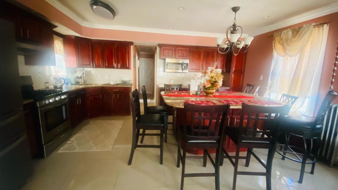 Homestay Minutes From Jfk, Beautiful With Peaceful, Cosy, Private *