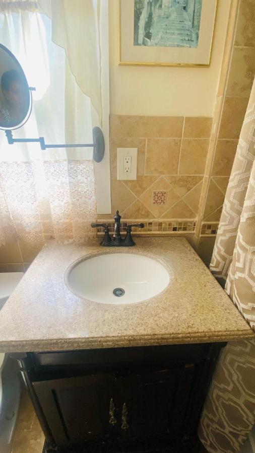 Minutes From Jfk, Beautiful With Peaceful, Cosy, Private New York
