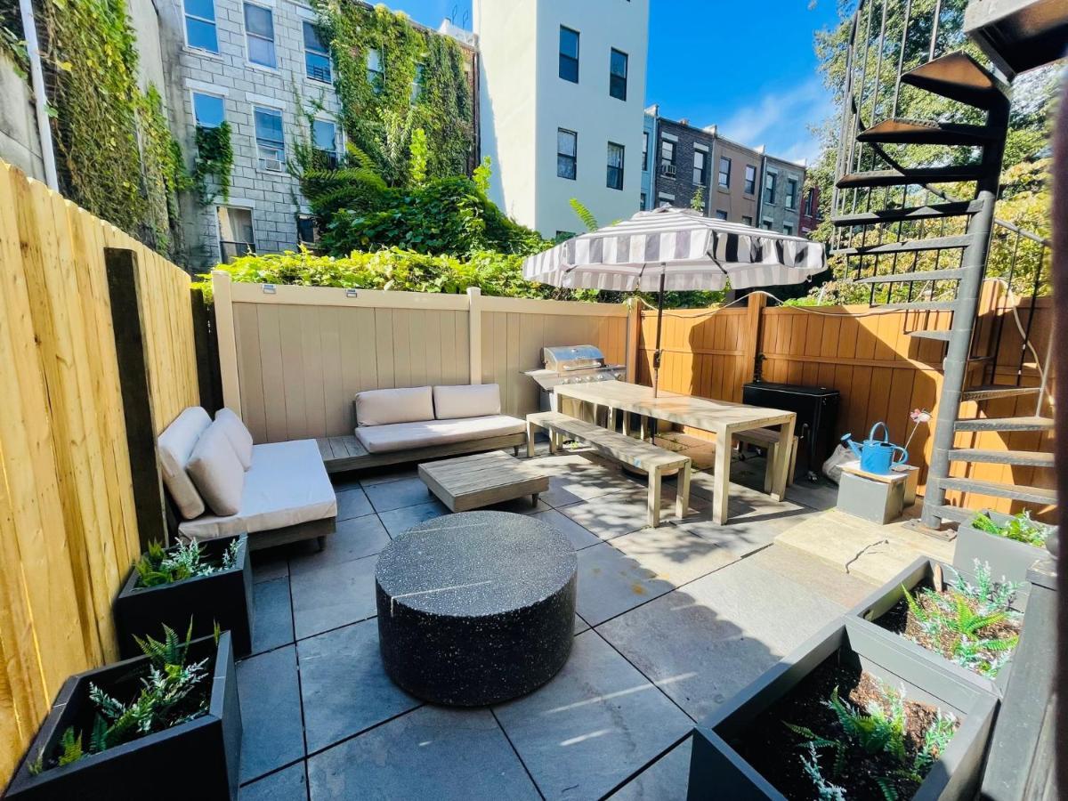 Historic Brownstone - Newly Renovated Brownstone On Historic Street With Outdoor Space