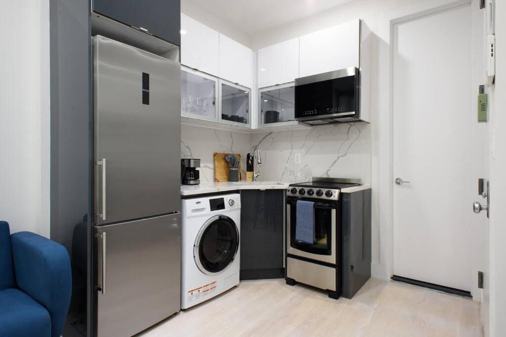 Apartment 78-4b New Quality 1br W&d In Unit Skylights New York