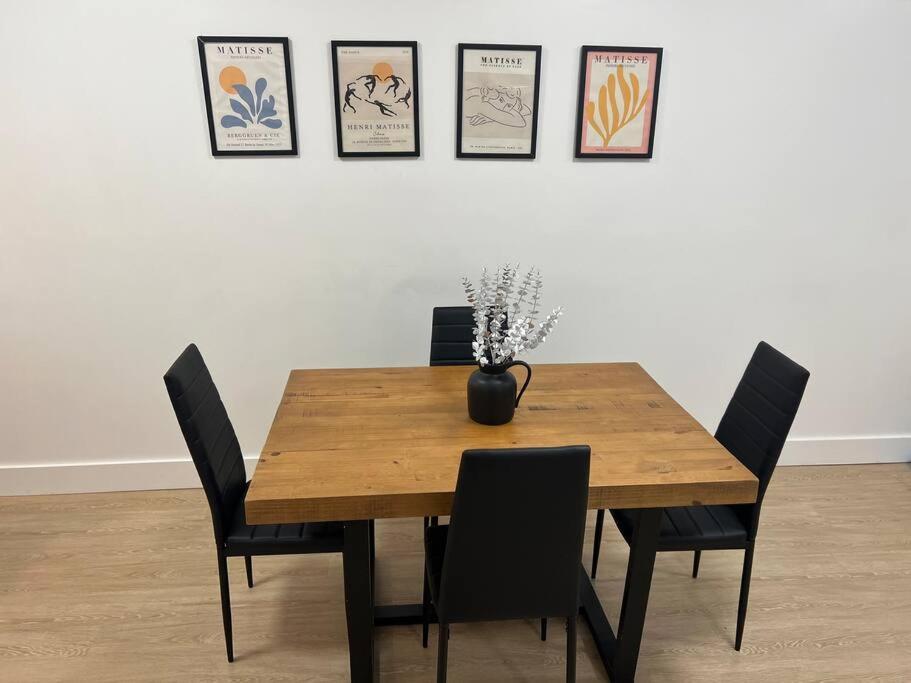 Apartment Modern 2 Bedroom Apt W Pool Table In Heart Of Bklyn