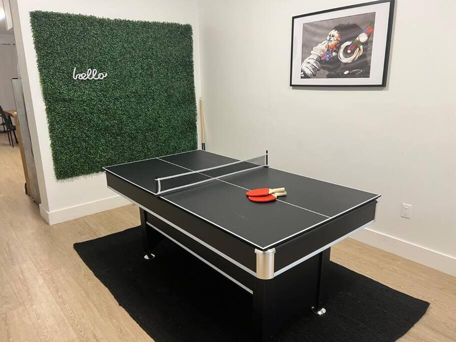 Modern 2 Bedroom Apt W Pool Table In Heart Of Bklyn * New York